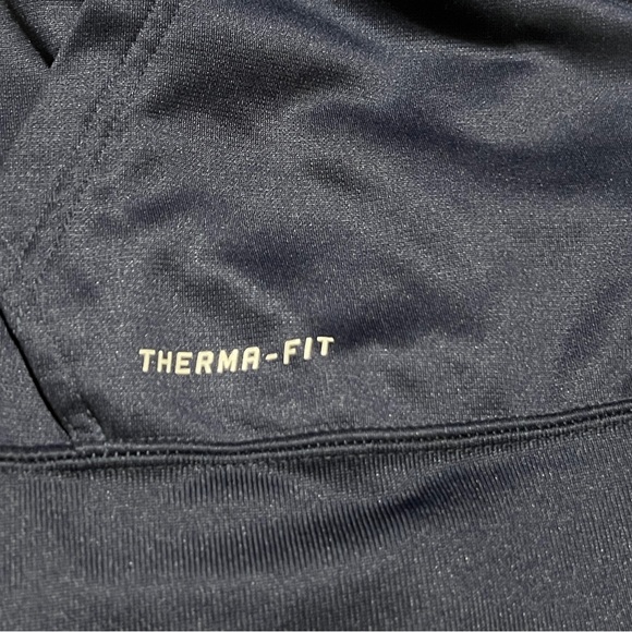 Nike Youth L Therma-fit Polyester hoodie with white accents and swoosh - Picture 3 of 8